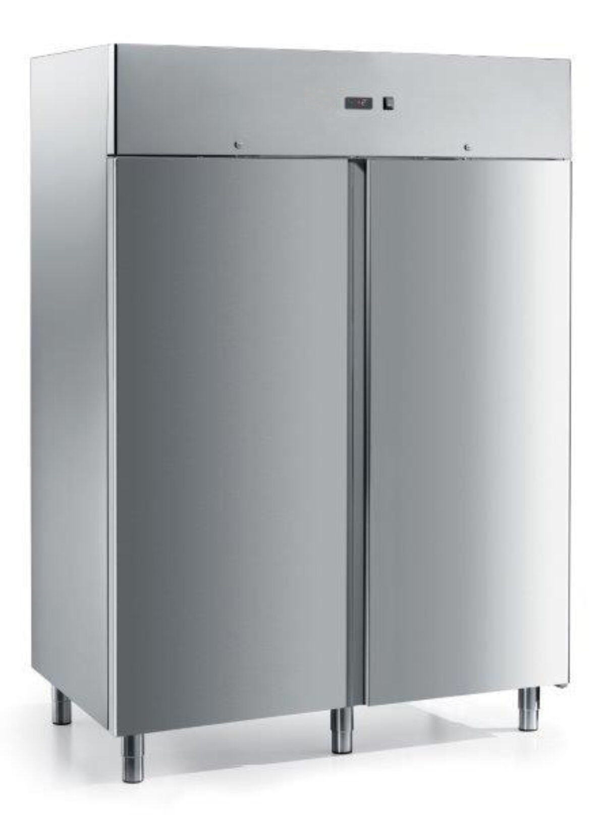 ARMADIO REFRIGERATO 2 porte inox, capacità 916,4 lt. -2/+7°C. Classe energetica C, classe climatica 5 (40°C/40%HR). Gas refrigerante R290 (GWP 3 – Kg 0,13). 6 Griglie GN-2/1